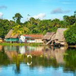 Rio Amazonas con Casas